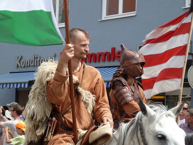 mongolische Krieger bei den Wallenstein-Festspielen