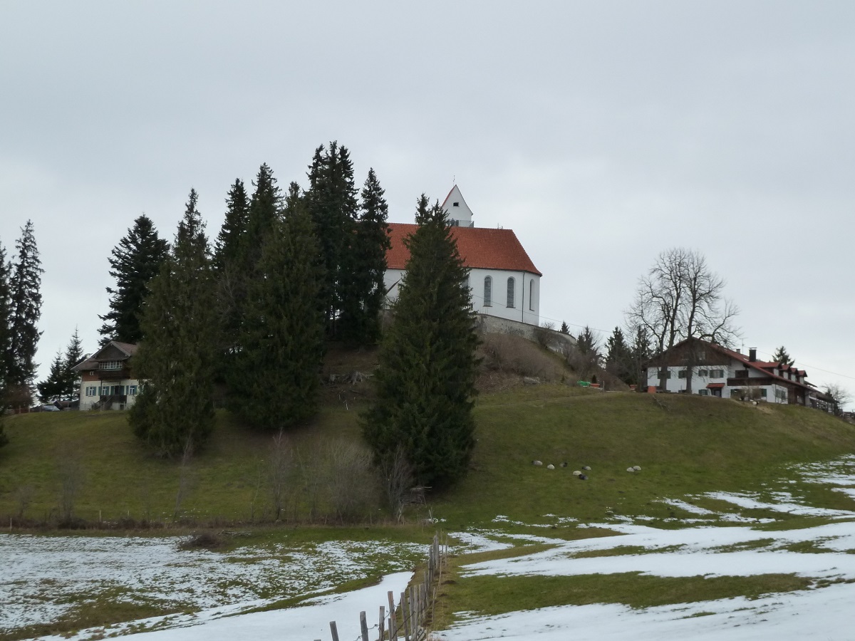 Auerberg - Gipfel mit Wallfahrtskirche und Lokal