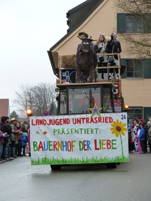 Faschingsumzug Obergünzburg 2014 - Landjugend Untrasried mit dem Bauernhof der Liebe