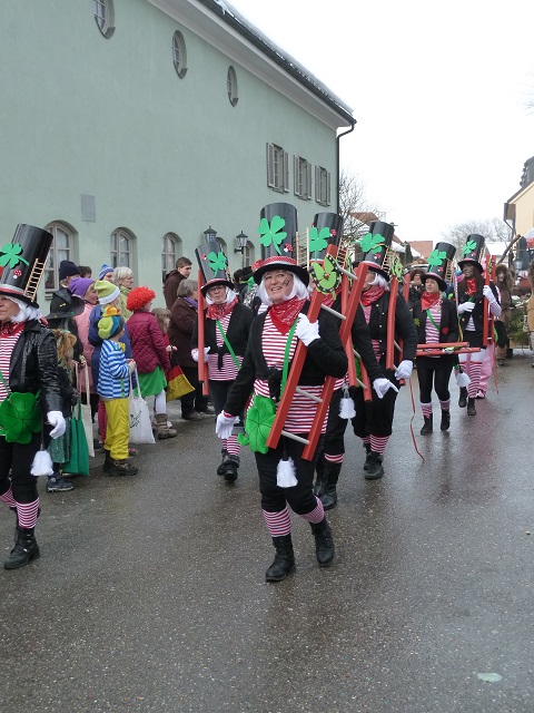 Glücksbringer auf dem Faschingsumzug Obergünzburg 2015