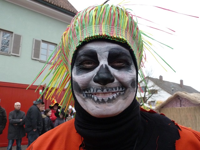 gruselige Voodoo-Frau auf dem Faschingsumzug Obergünzburg 2016