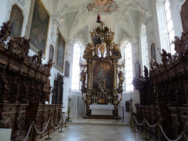 Kartause Buxheim - frühbarocker Hochaltar im Priesterchor