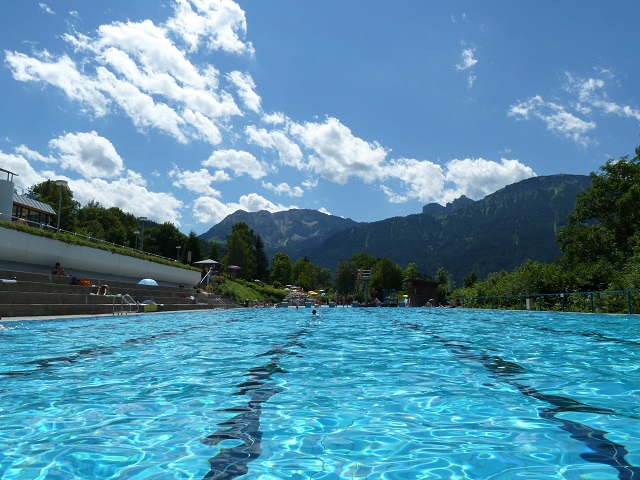 Infinity-Pool im Alpenbad Pfronten