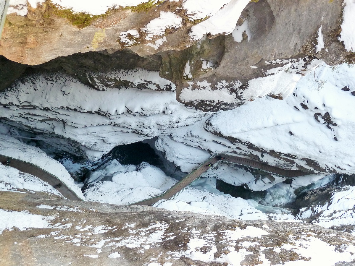 Winterwanderung durch die Breitachklamm - Blick von oben in die Klamm