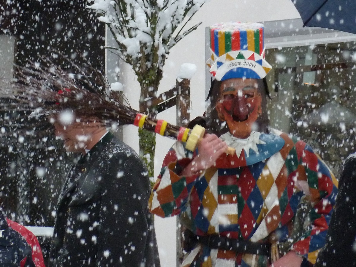 Staufner Butz im Schneetreiben am Fasnatziestag Oberstaufen 2017