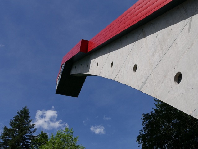 Der Schanzenturm der Heini-Klopfer-Schanze in Oberstdorf 