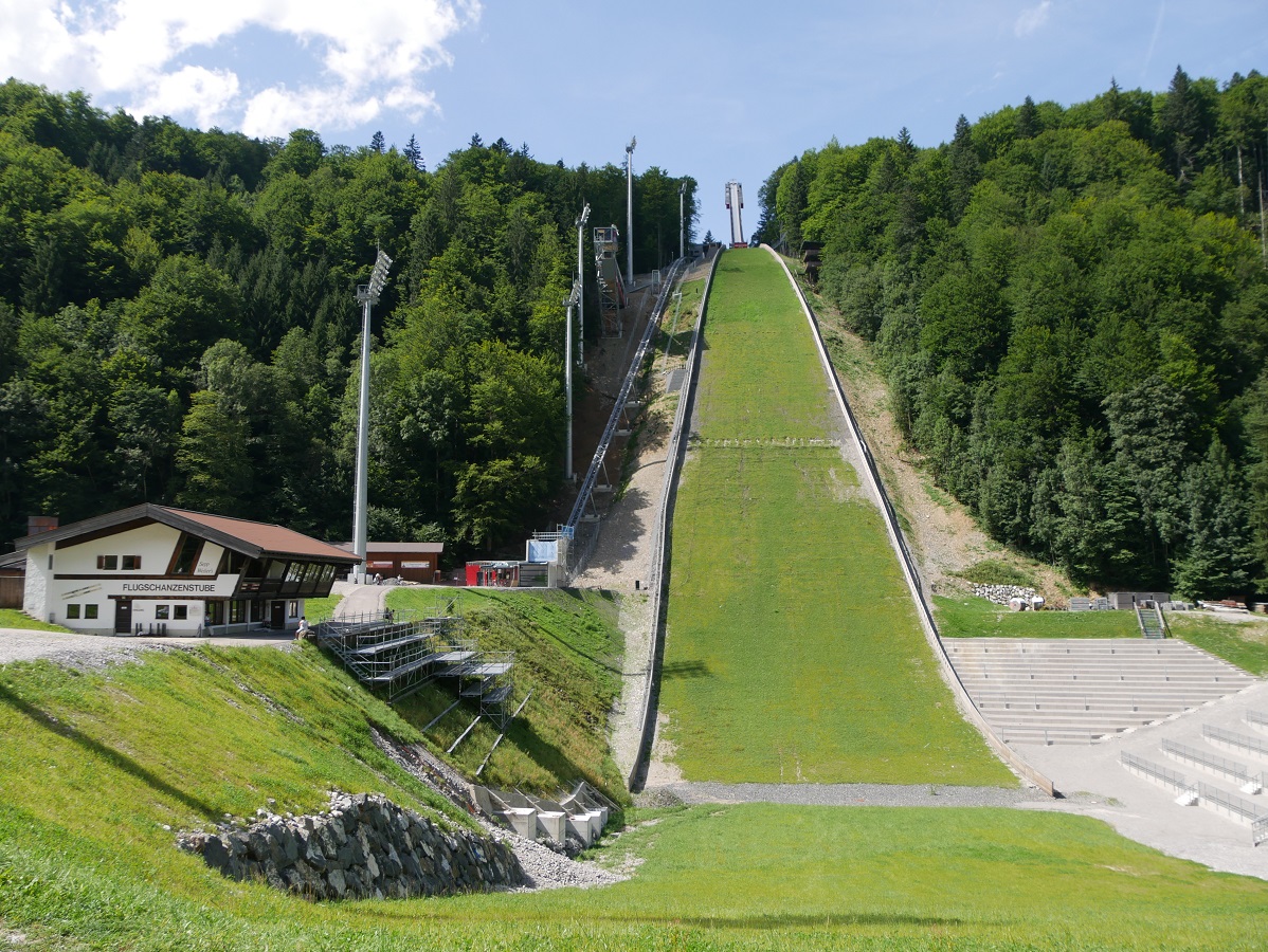 Die Heini-Klopfer-Schanze in Oberstdorf im Sommer 2017