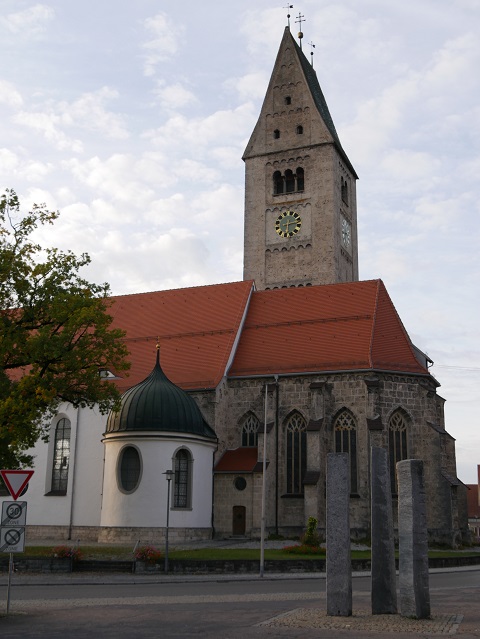 Pfarrkirche St. Martin Obergünzburg - Ansicht vom Marktplatz aus