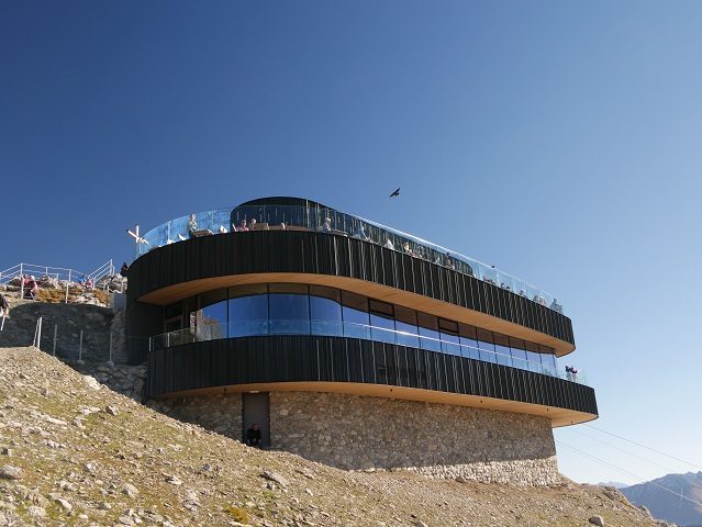 Das Panoramarestaurant auf dem Gipfel des Nebelhorns bei Oberstdorf