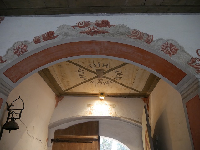 Deckengemälde am Eingang zum Renaissanceschloss Kronburg im Illerwinkel