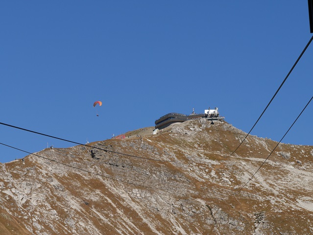 Nebelhorn-Gipfelstation mit Drachenflieger