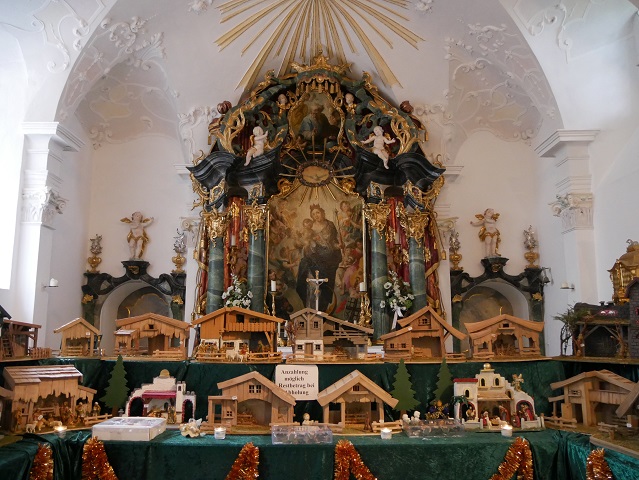 Weihnachtsmarkt Schloss Kronburg - Krippenausstellung in der Schlosskapelle