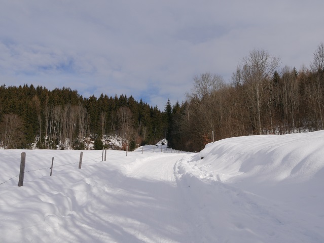 Winterwanderweg bei Altstädten im Allgäu