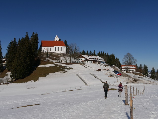 Kirche und Gaststätte auf dem Auerberg