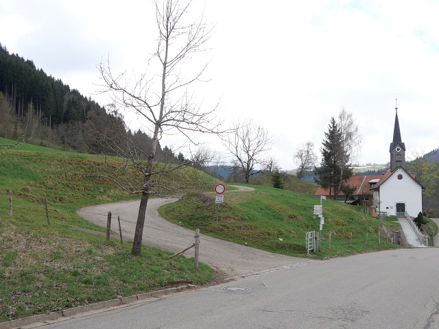 Abzweigung nach Missen auf dem Carl-Hirnbein-Weg