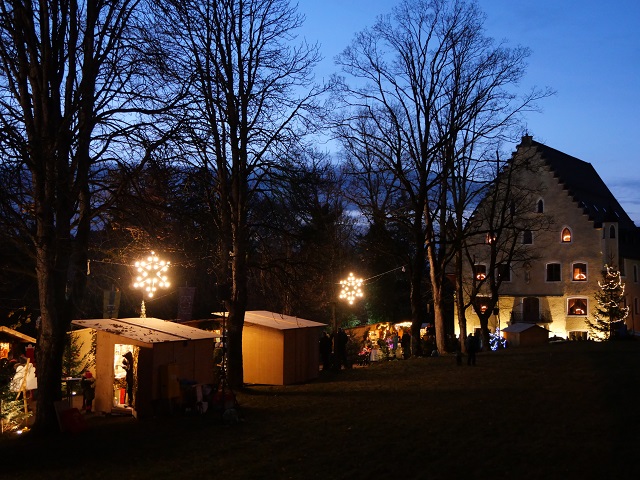 Adventsmarkt Schloss Hopferau - einer der schönsten Weihnachtsmärkte im Allgäu