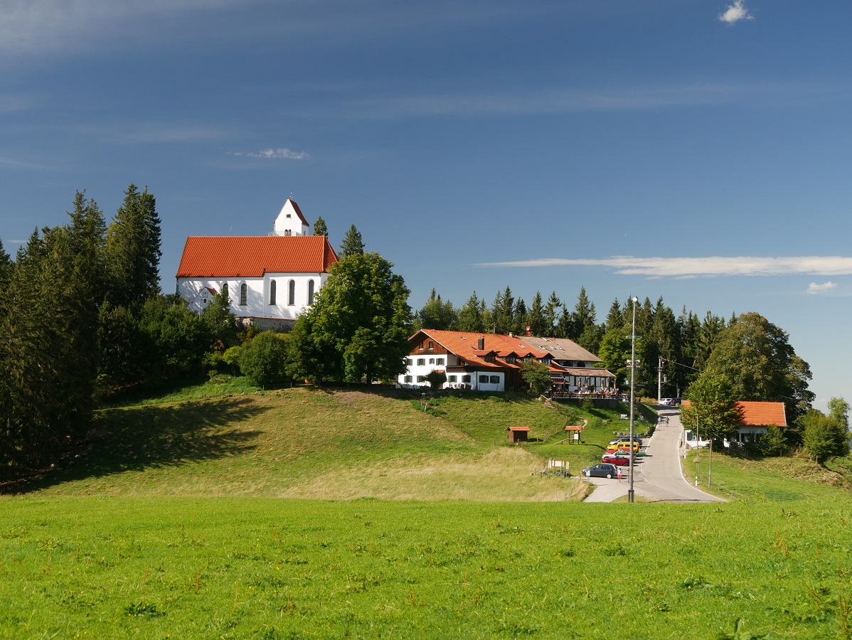 Der Auerberggipfel mit der Kriche St. Georg