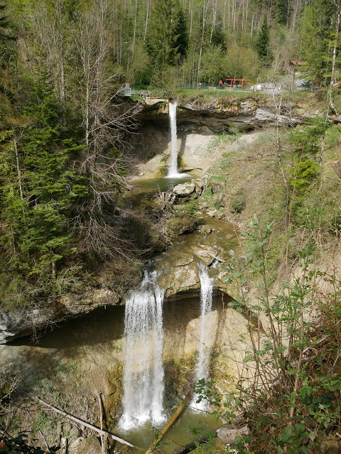Blick auf die Scheidegger Wasserfälle