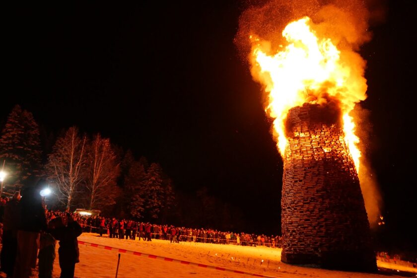 Das größte Funkenfeuer im Allgäu in Oberreute-Langenried