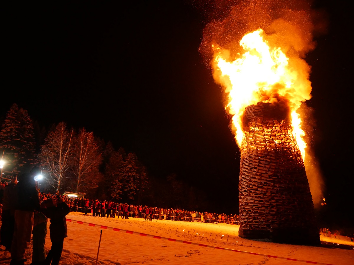 Das größte Funkenfeuer im Allgäu in Oberreute-Langenried