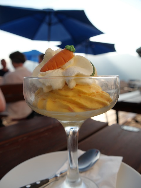 Dessert auf der Enzianhütte