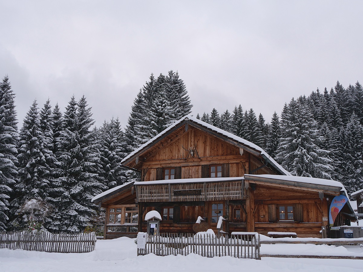 Die Gundhütte bei Pfronten im Winter