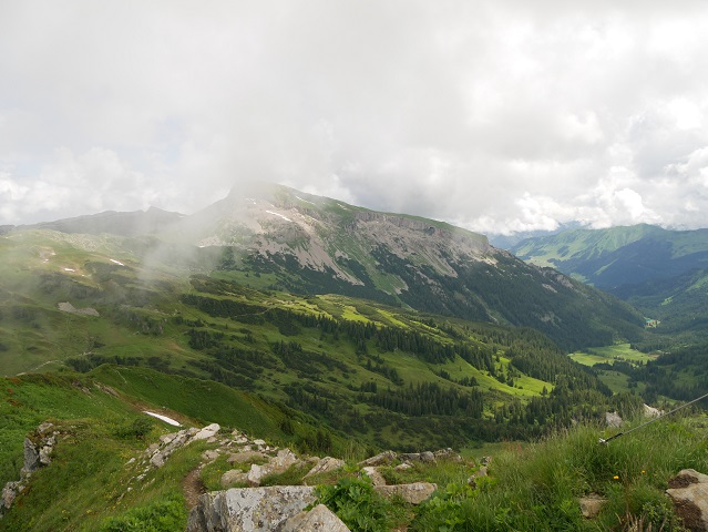 Blick vom Steinmandl-Gipfel auf den Hohen Ifen