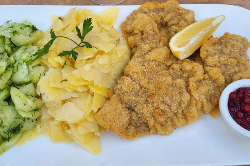 Gut essen in Kempten - Wiener Schnitzel in der Weinstube Hensler