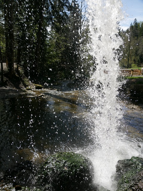 Hinter dem Wasserfall in Scheidegg