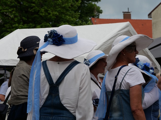 Hutträgerinnen auf dem Lindenberg Hut-Tag 2022