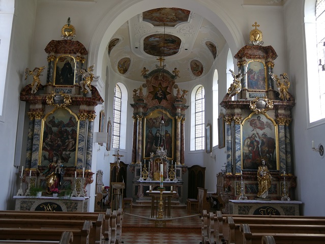 Innenraum der Pfarrkirche Weißensee