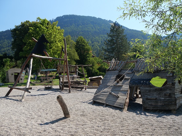 Klettergerüste auf dem Piratenspielplatz in Immenstadt-Bühl