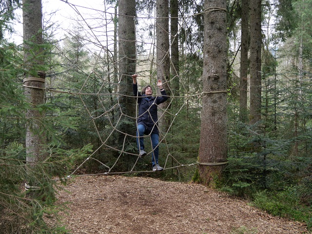 Kletternetz im Kinderwald am Carl-Hirnbein-Weg