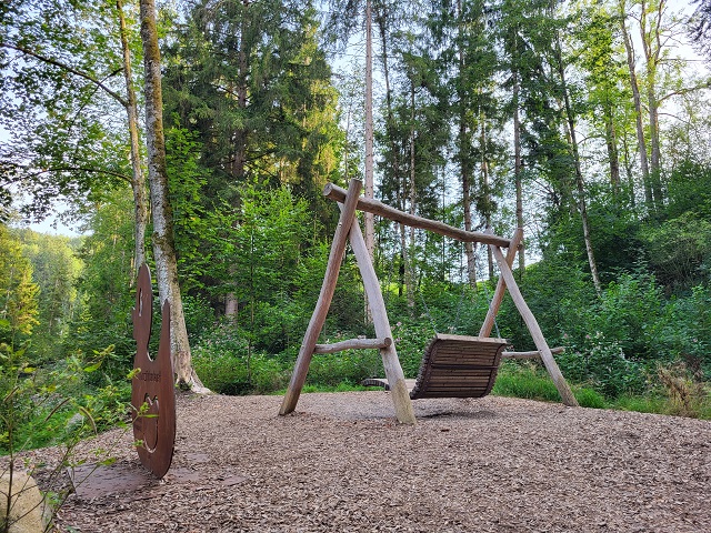 Liegeschaukel in der Hausbachklamm