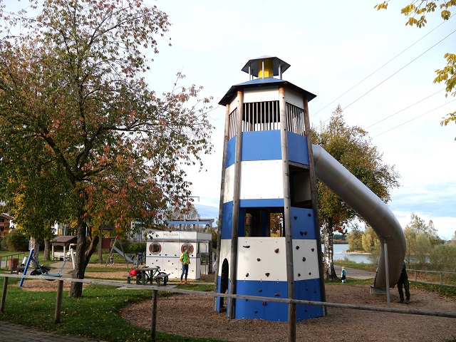 Spielplatz am Bootshafen in Füssen - einer der schönsten Spielplätze im Allgäu