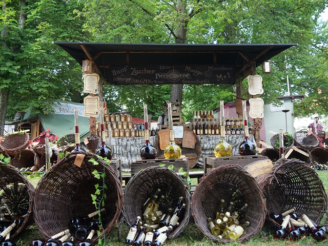 Spirituosen auf dem Mittelaltermarkt in Memmingen
