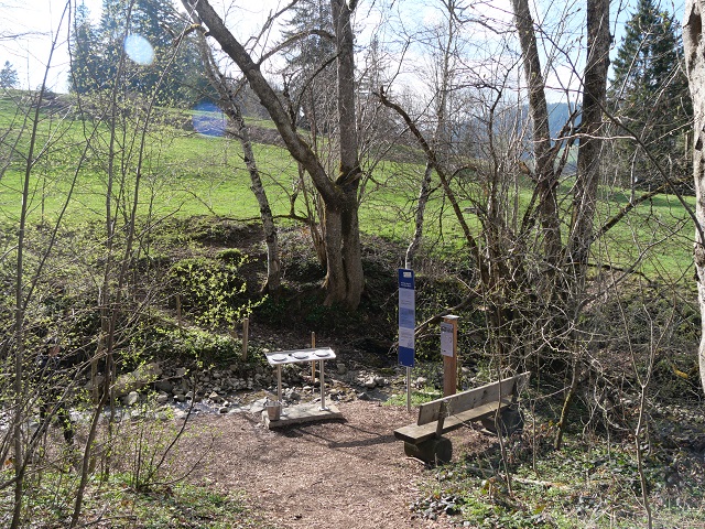 Steine-Schleif-Station am Carl-Hirnbein-Weg