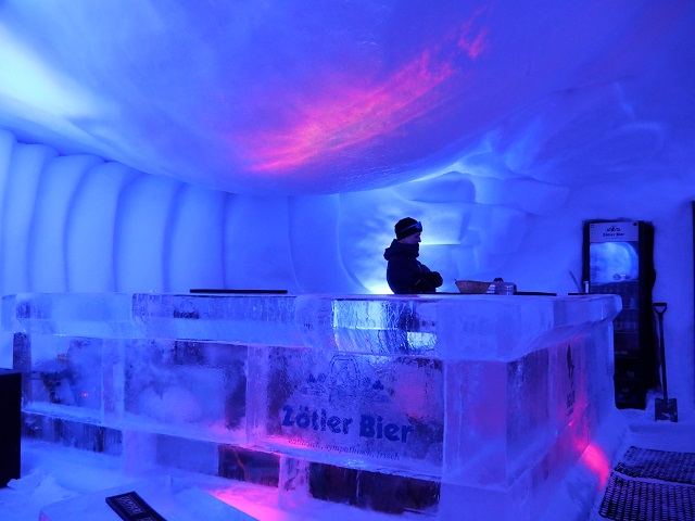 Theke in der Eisbar auf dem Nebelhorn