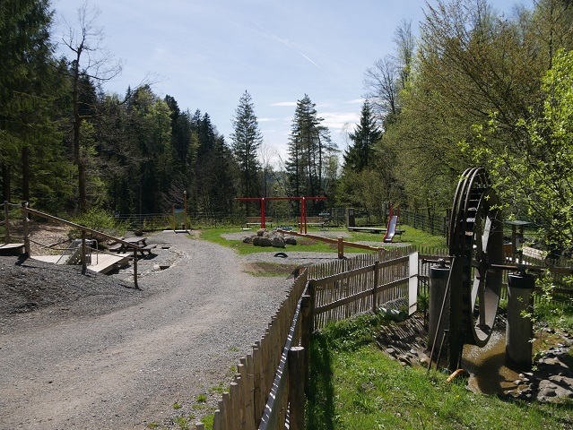 Wasserspielplatz an den Scheidegger Wasserfällen