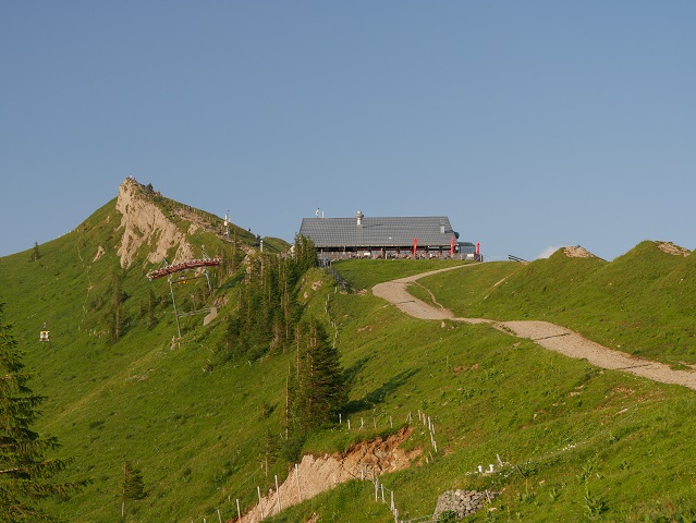 Wegstück von er Porta Alpinae zur Hochgratbahn-Bergstation