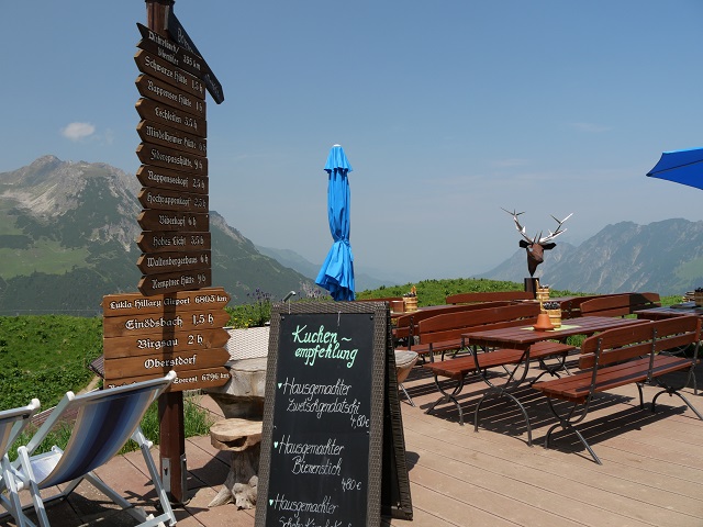 auf der Terrasse der Enzianhütte bei Oberstdorf