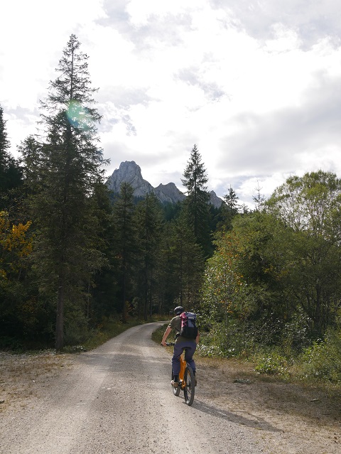 mit dem Mountainbike unterwegs zur Kenzenhütte